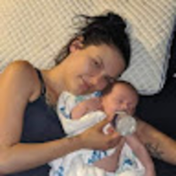 Meet your Posher, Kim - Picture 1 of 1